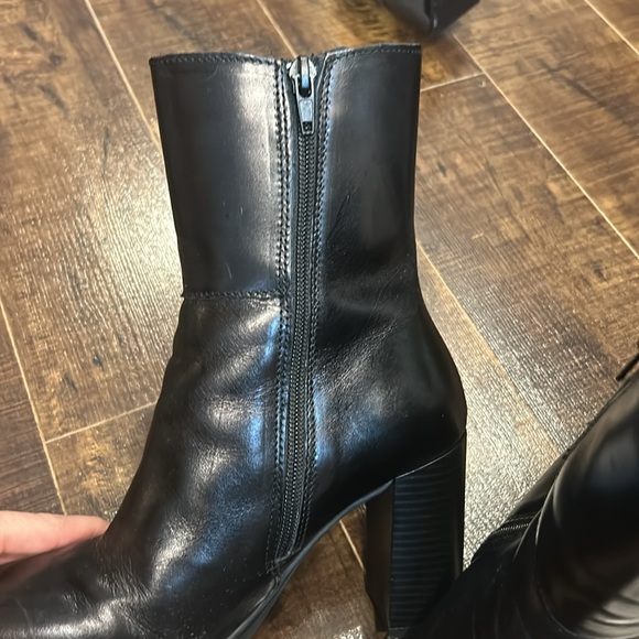Leather boots - Picture 3 of 3
